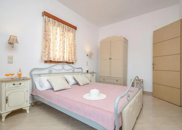 Mateus 2 * Plaka (Naxos)